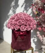 Infinity Roses Midi Velvet Μπορντο Κουτί Με Σαπιο Μηλο Real Touch Τριαντάφυλλα Που Διαρκούν Για Πάντα