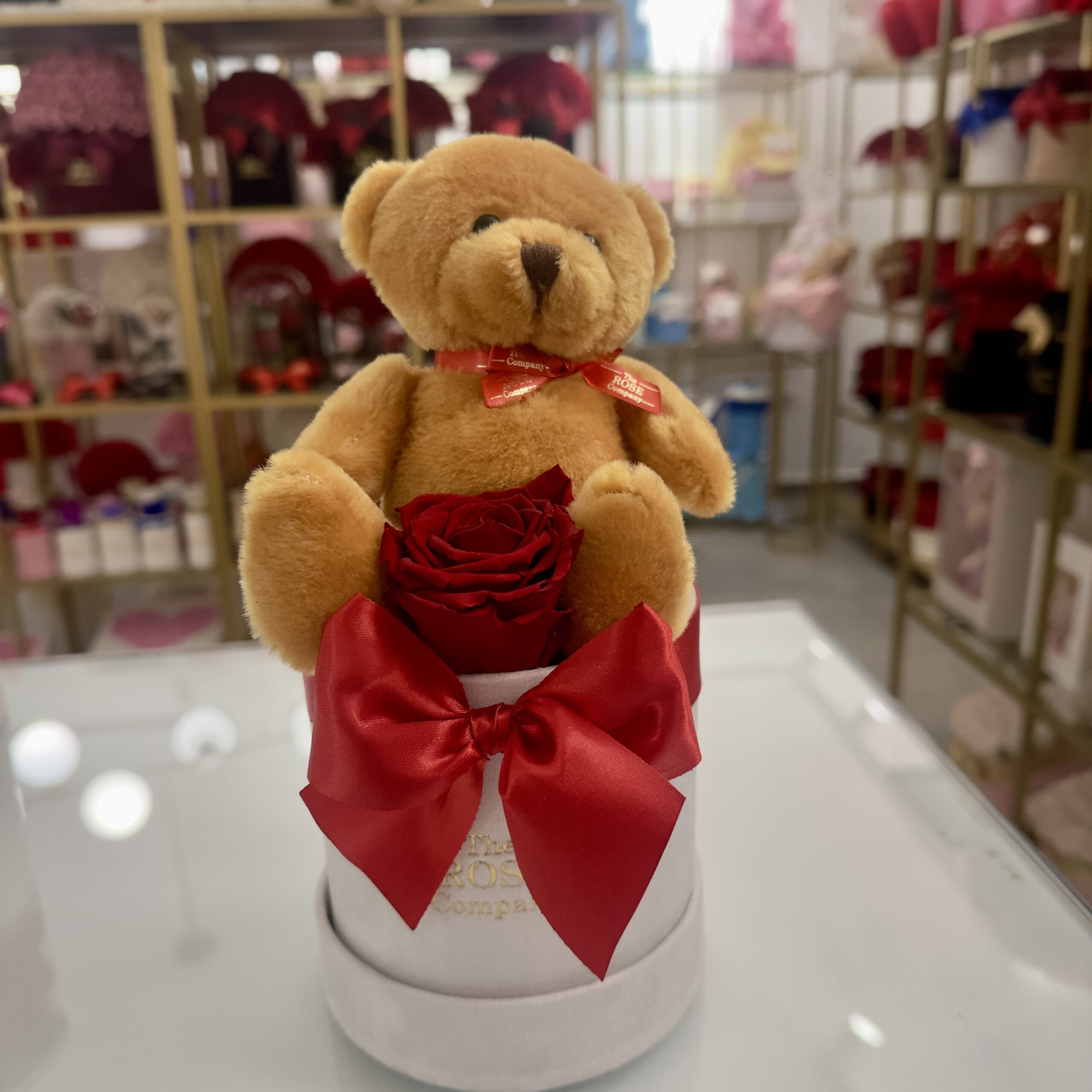 Baby Λευκό Velvet Κουτί με Κόκκινο Τριαντάφυλλο Forever και Teddy Bear