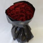 Red Obsession - 25 Ecuadorian Red Roses - Image 2