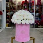 Infinity Roses Small Ροζ Κουτί Με Πεταλουδεσ Και Ασπρα Real Touch Τριαντάφυλλα Που Διαρκούν Για Πάντα